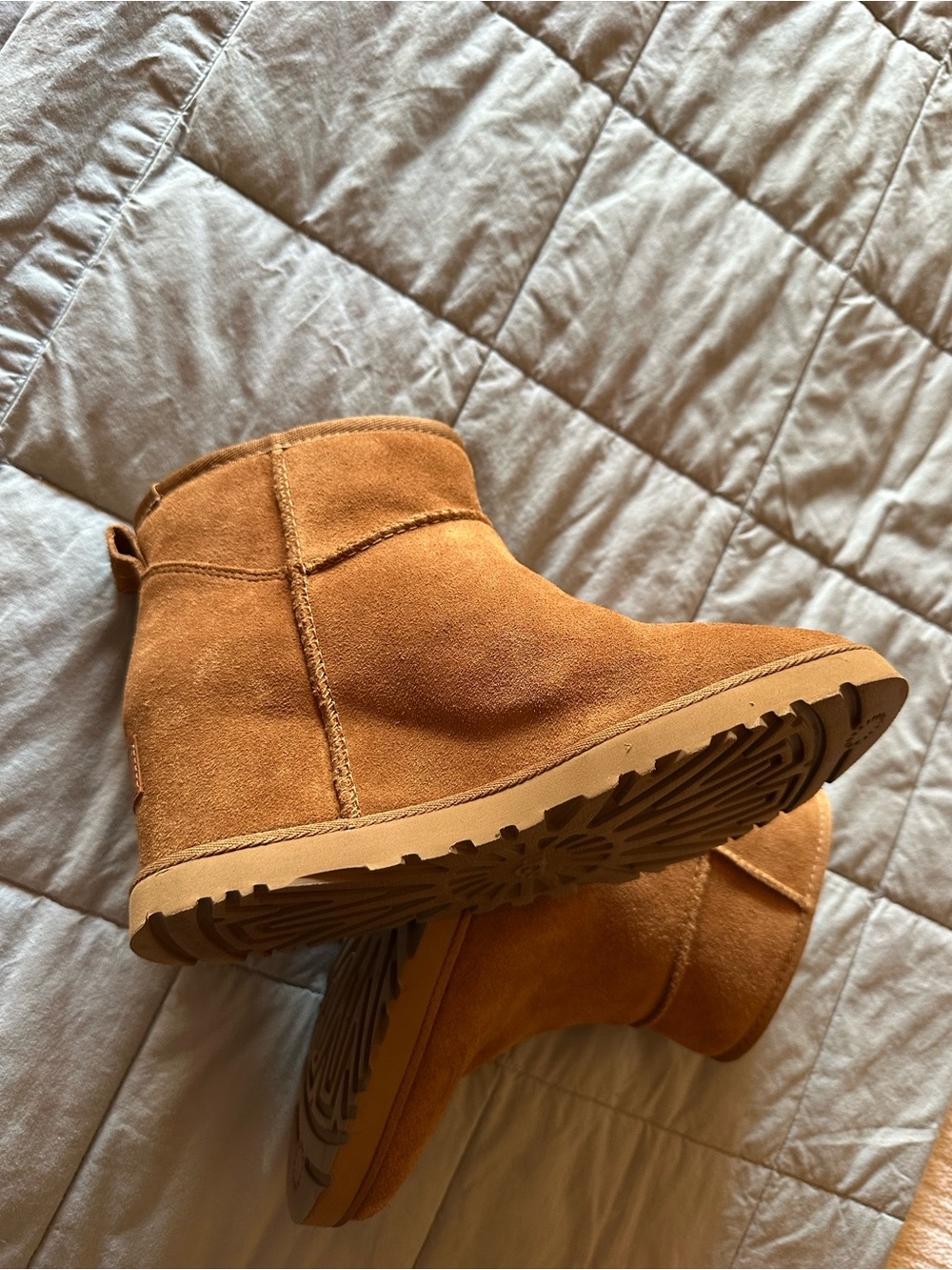 UGG 1104609 Chestnut Suede Wedge Ankle Booties